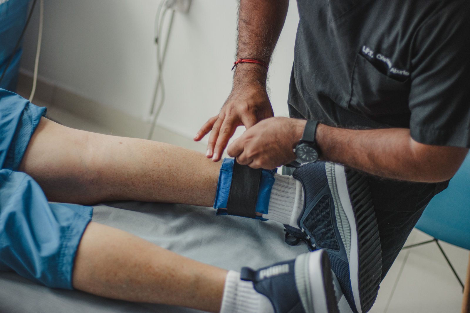 Ice pack applied to leg after acute groin injury