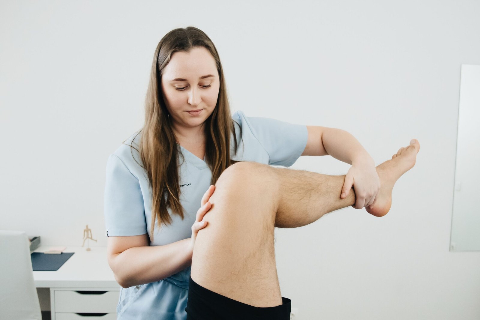 Quad Strain: Signs, Causes & Fixes