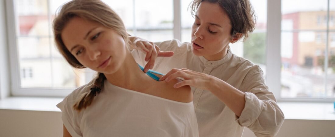 Does Kinesiology Tape Actually Work? Here’s What The Evidence Says