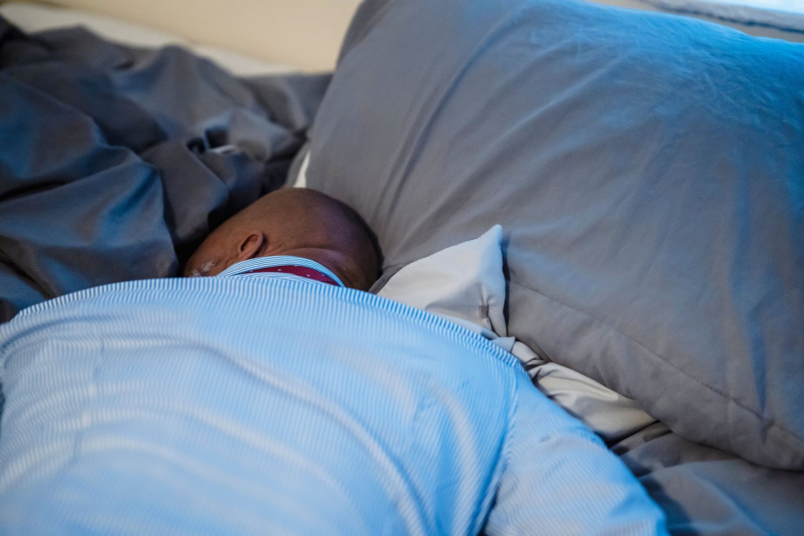 Rhomboid Pain Sleeping Position: Explained Simply